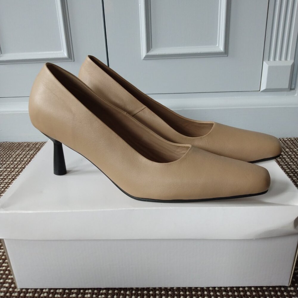 Alta Elenore almond size:9